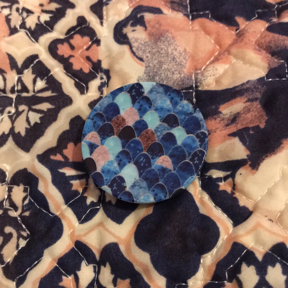 Phone case with popsocket - Picture 2 of 4